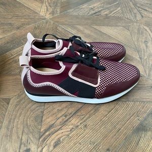 Burgundy tennis shoes
